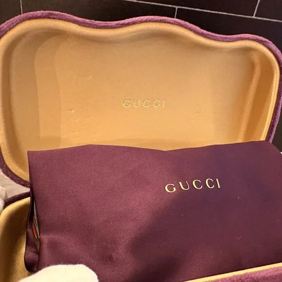 Gucci GG0225S XL | Gold/Green Red Stripe | Excellent Condition - Picture 3 of 10